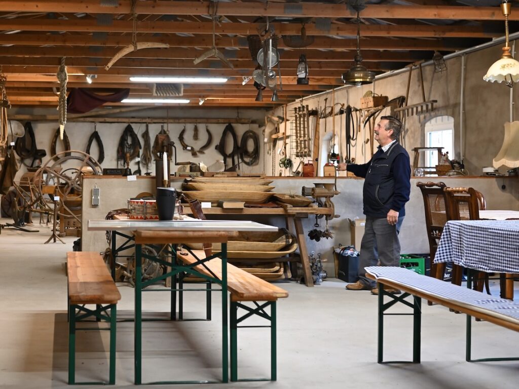 Wiederbelebung Stallgebäude für historische Dokumente und Geräte